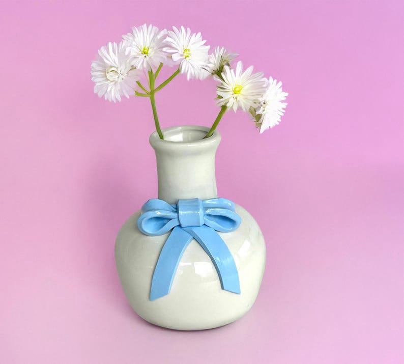 Bow bottle vase