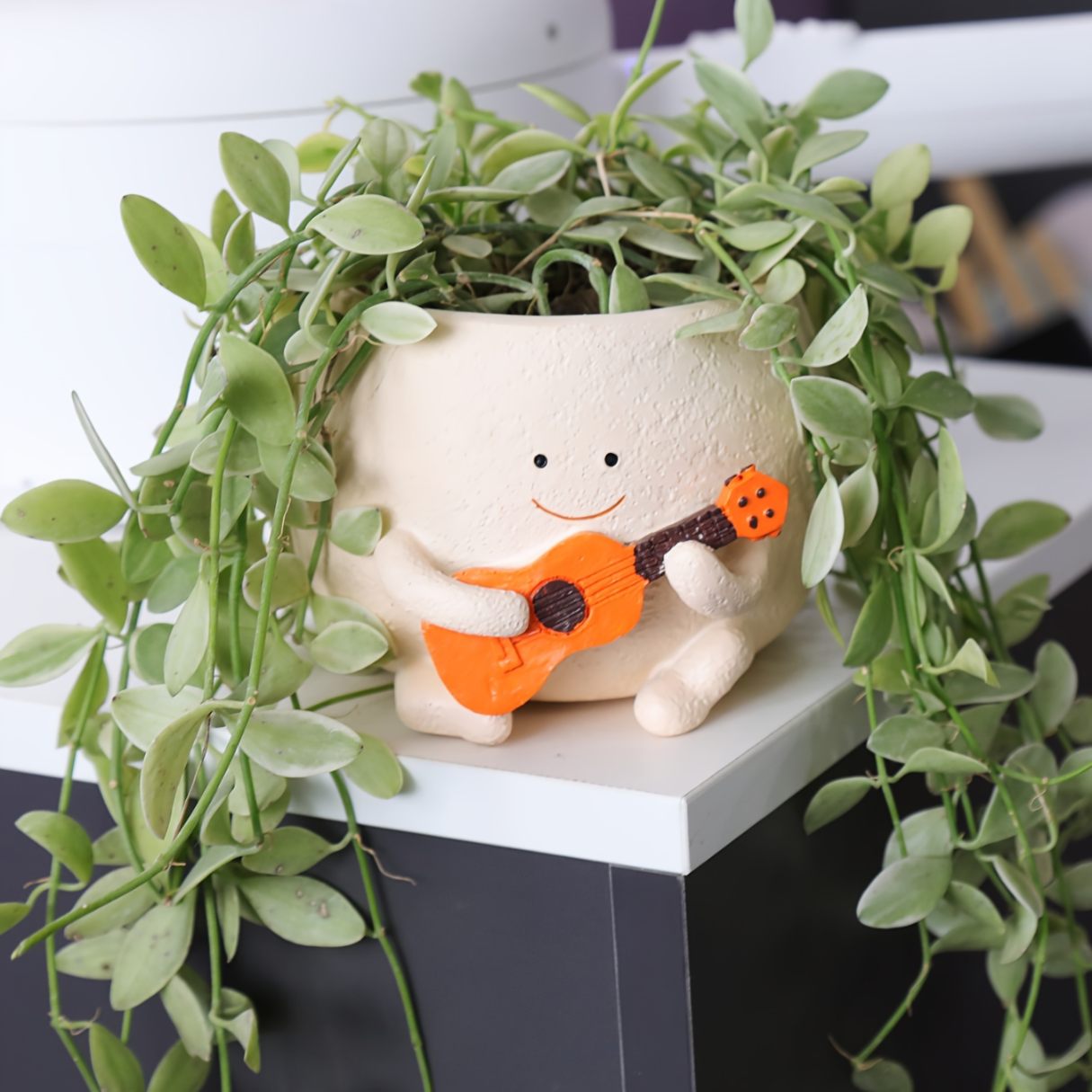 Cute guitar pot
