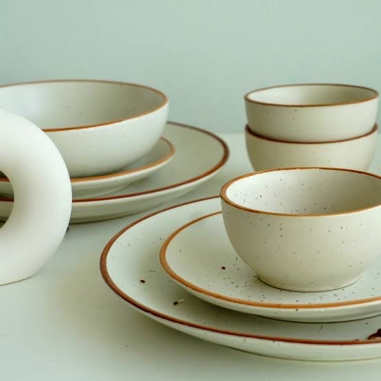 Dinnerware set of 3