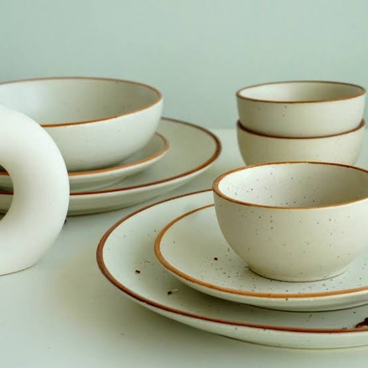 Dinnerware set of 3