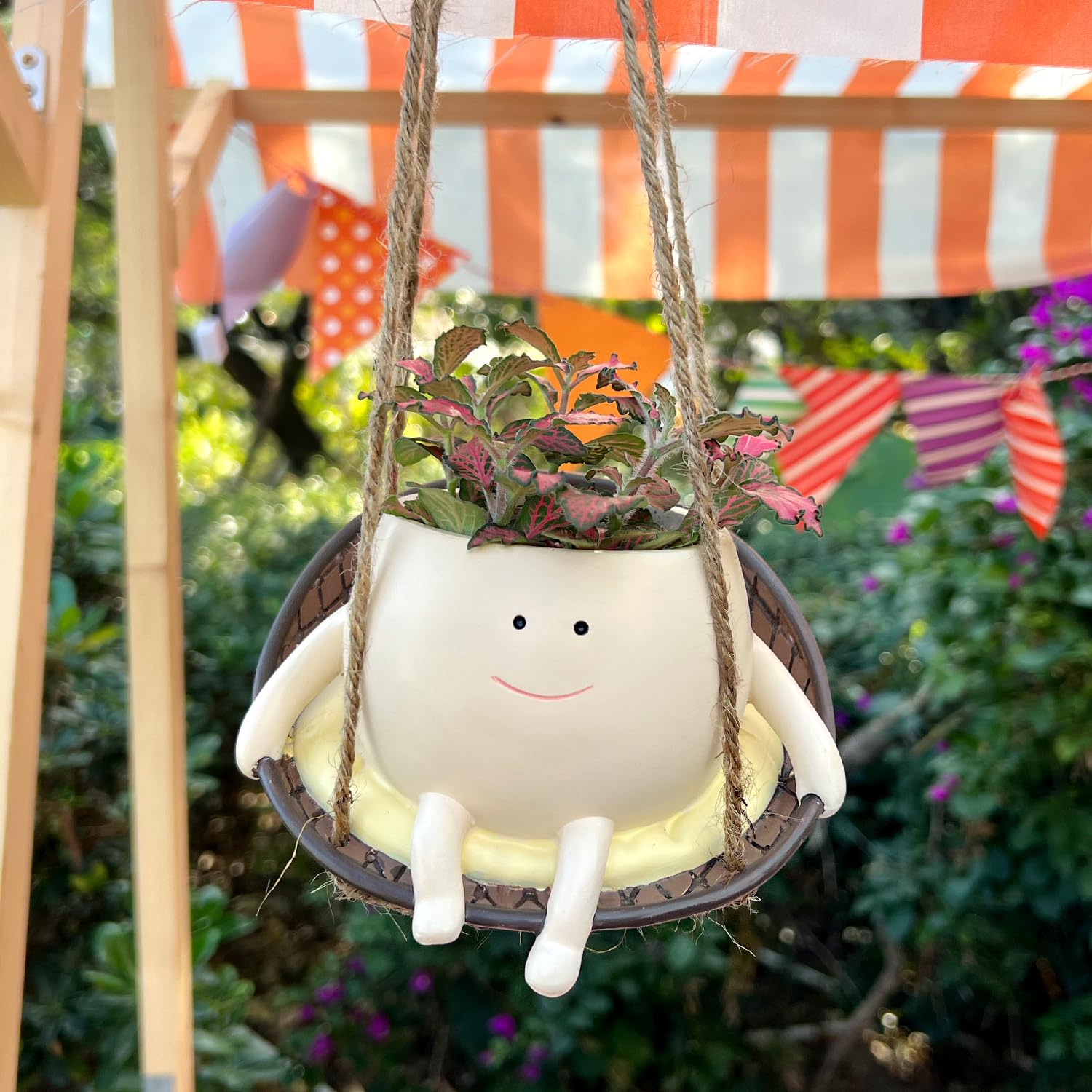 Swing planter